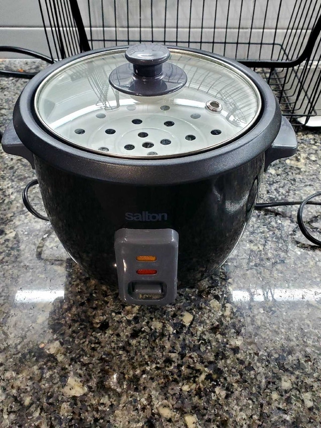 Salton Rice Cooker (Lightly Used)