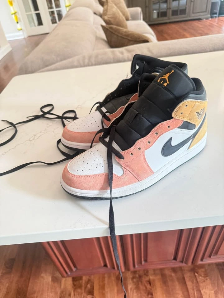 Air Jordan 1 Mid SE Flight Club - photo 2