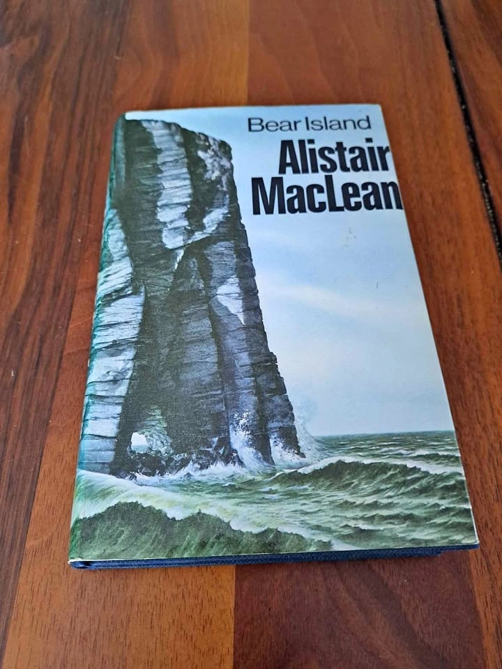 Bear Island - Alistair MacLean, 1971, First Edition Hardcover