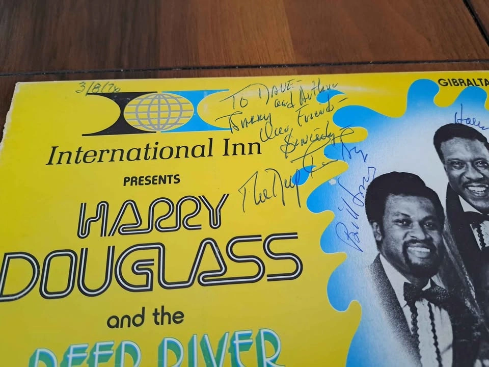 Harry Douglas and the Deep River Boys Signed Record - photo 4