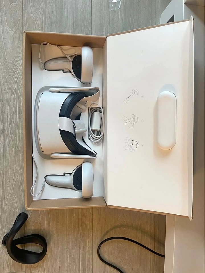 Oculus Quest 2 128GB VR Headset with Touch Controllers