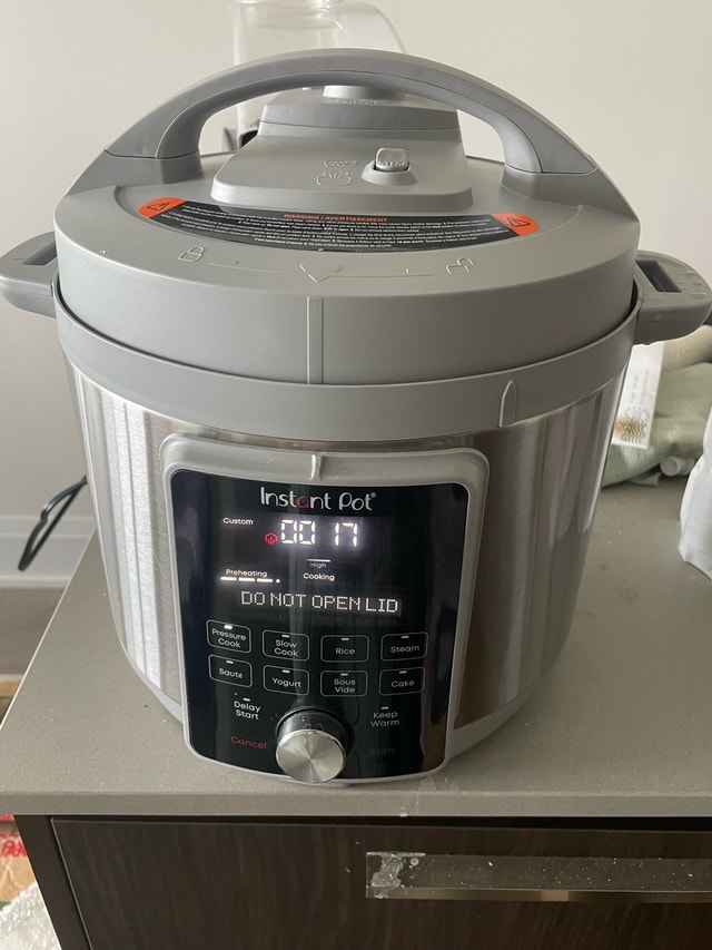 Instant Pot Pro Multicooker Pressure Pot