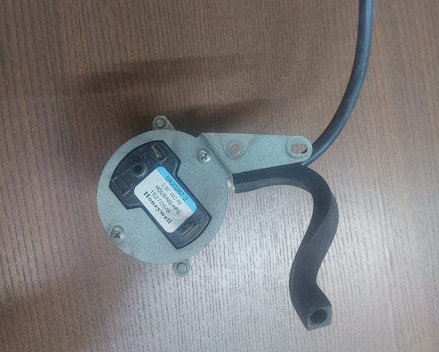 Honeywell HK06NB020 Dual Furnace Pressure Switch Assembly - photo 3