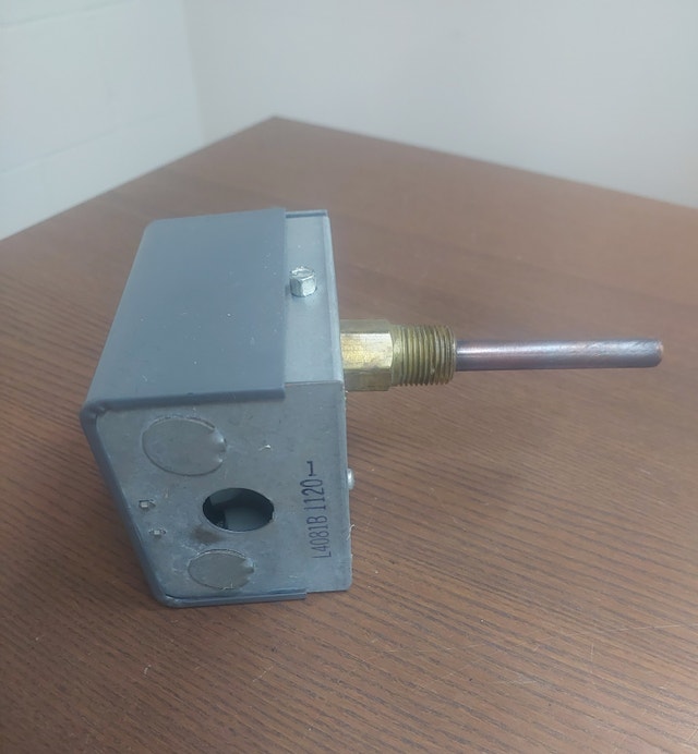 Honeywell L4081B1120 Triple Aquastat Controller – High Limit - photo 2