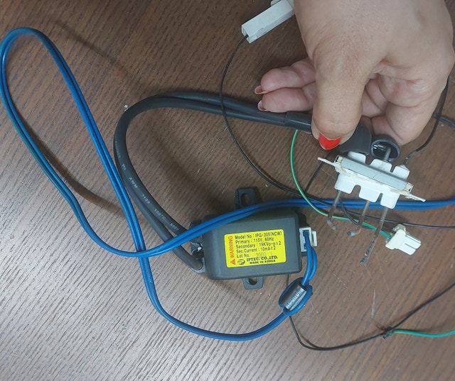 Microwave High-Voltage Transformer – Model IP06-305/NWCW