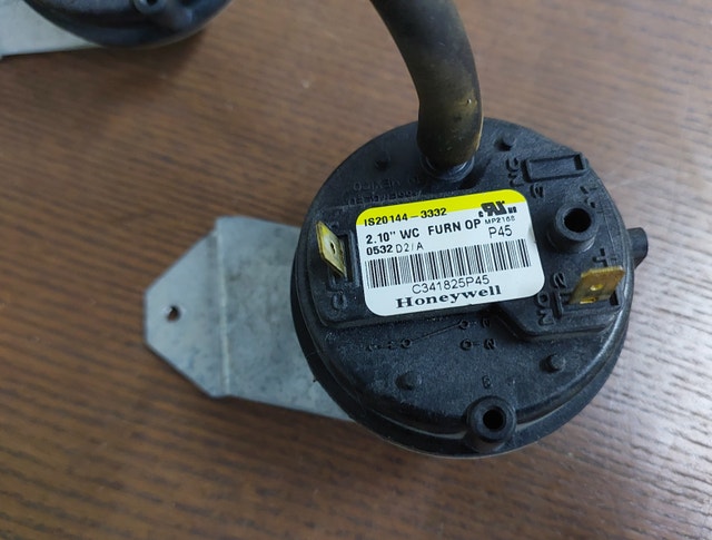 Furnace Air Pressure Switch – Honeywell C341825P42 / C341825P45 - photo 3