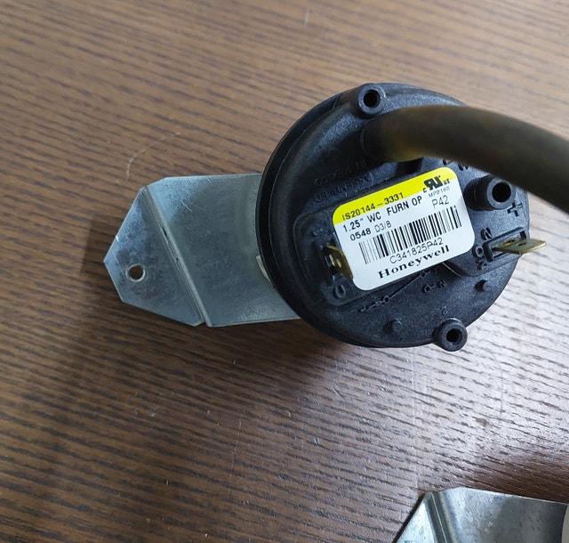 Furnace Air Pressure Switch – Honeywell C341825P42 / C341825P45 - photo 4