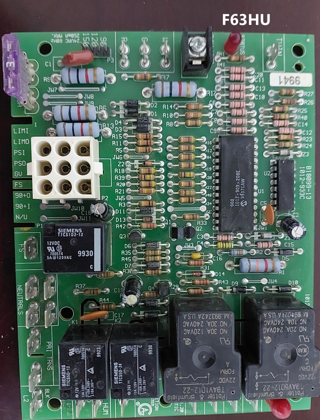 Goodman Amana B18099-13 Furnace Control Board | 1012-933C