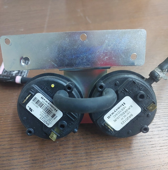 Dual Pressure Switch Assembly – Honeywell BA20123 - photo 2