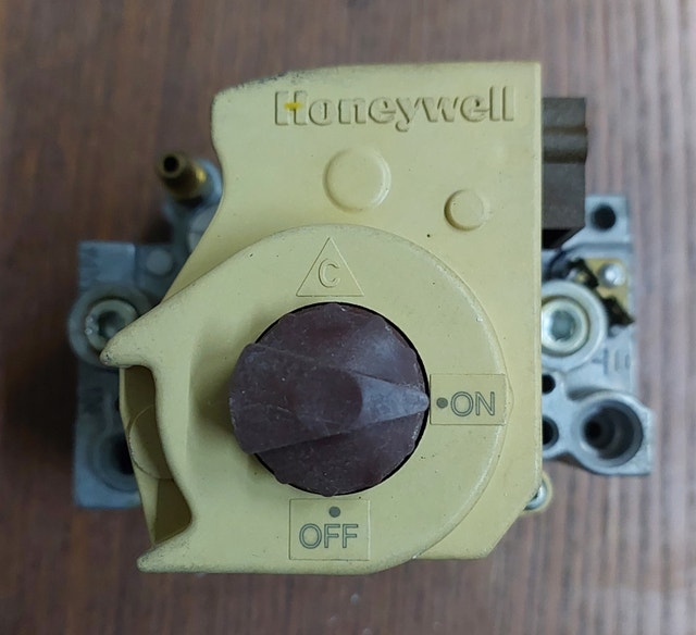 Honeywell VR8205K2593 Gas Valve