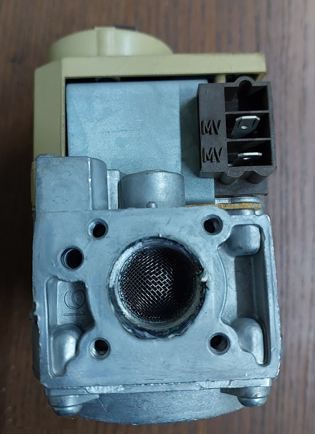 Gas Valve Specifications – Honeywell VR8205A 8104 - GCV049 - photo 4