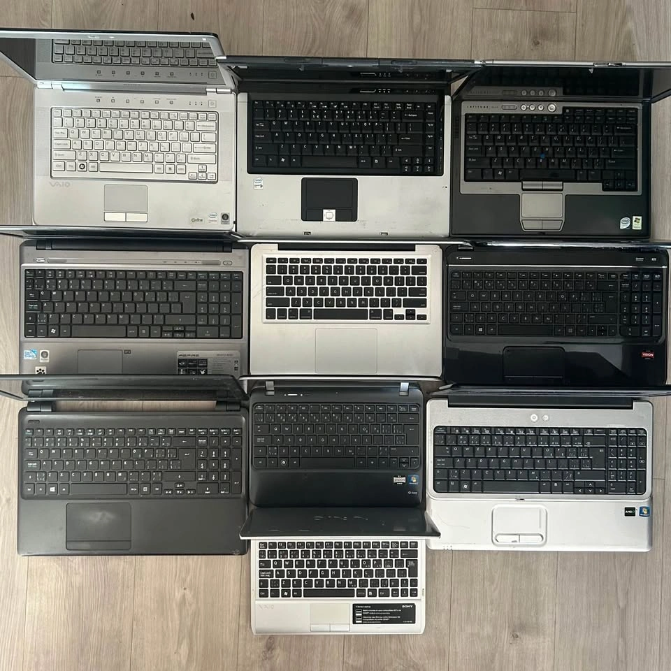 10x Laptop lot (Untested/For Parts/Repair) - photo 2