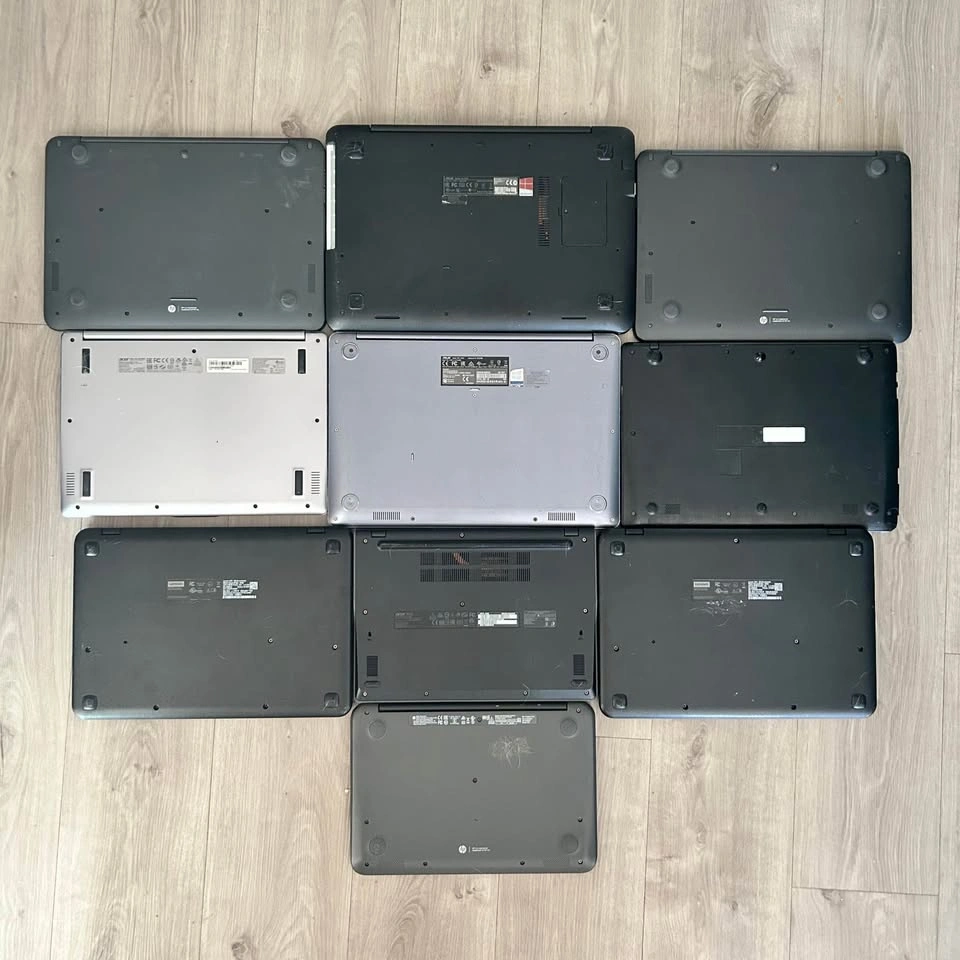 10x Laptop Lot (Untested/For Parts/Repair) - photo 4