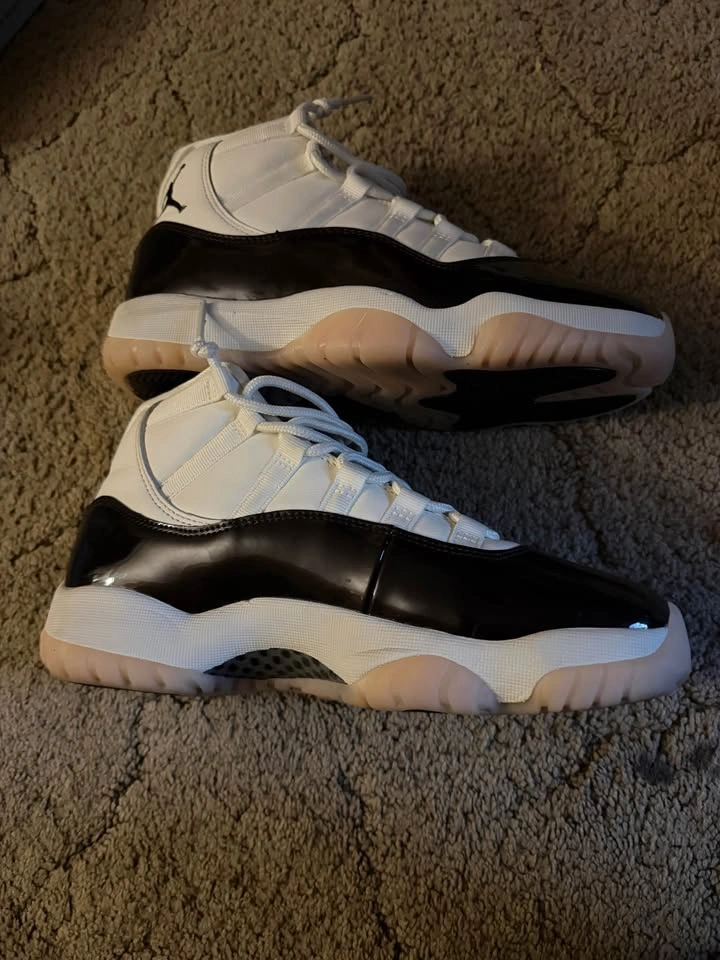 Air Jordan 11 Retro “Neapolitan” – Women’s Size 8 / Men’s 6.5 - photo 4