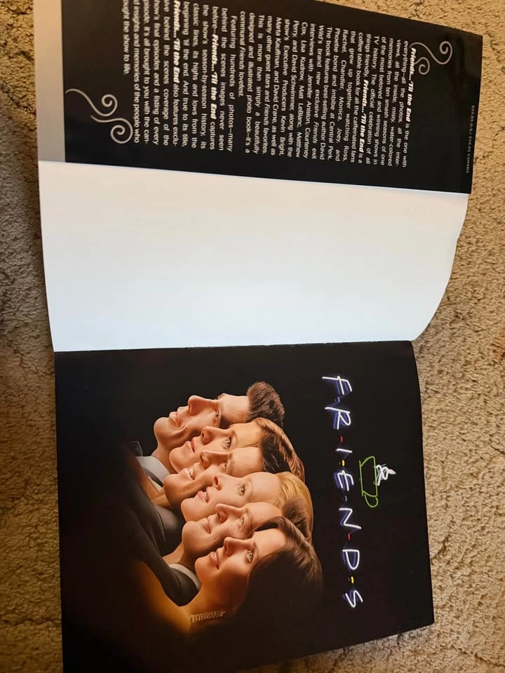 FRIENDS: The One With All Ten Years – Authorized Collector’s Edi - photo 2
