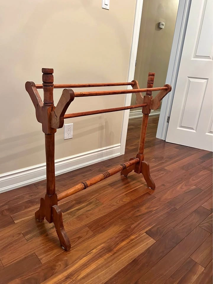 Vintage Solid-Wood Quilt & Blanket Rack