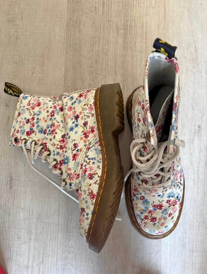 Doc Martens size 5