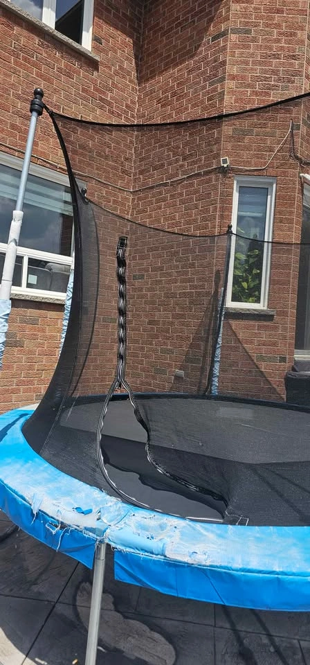 12 ft Trampoline with Safety Enclosure in mississauga - photo 5