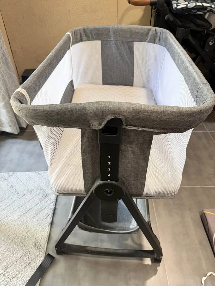 Baby Bassinet Bed Side Sleeper - photo 3