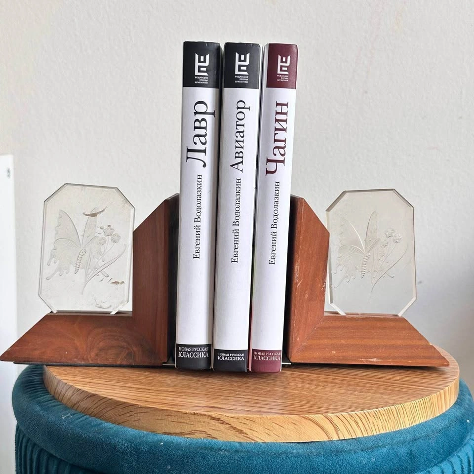 Vintage Mid-Century Butterfly Bookends – Teak Wood & Glass - photo 2