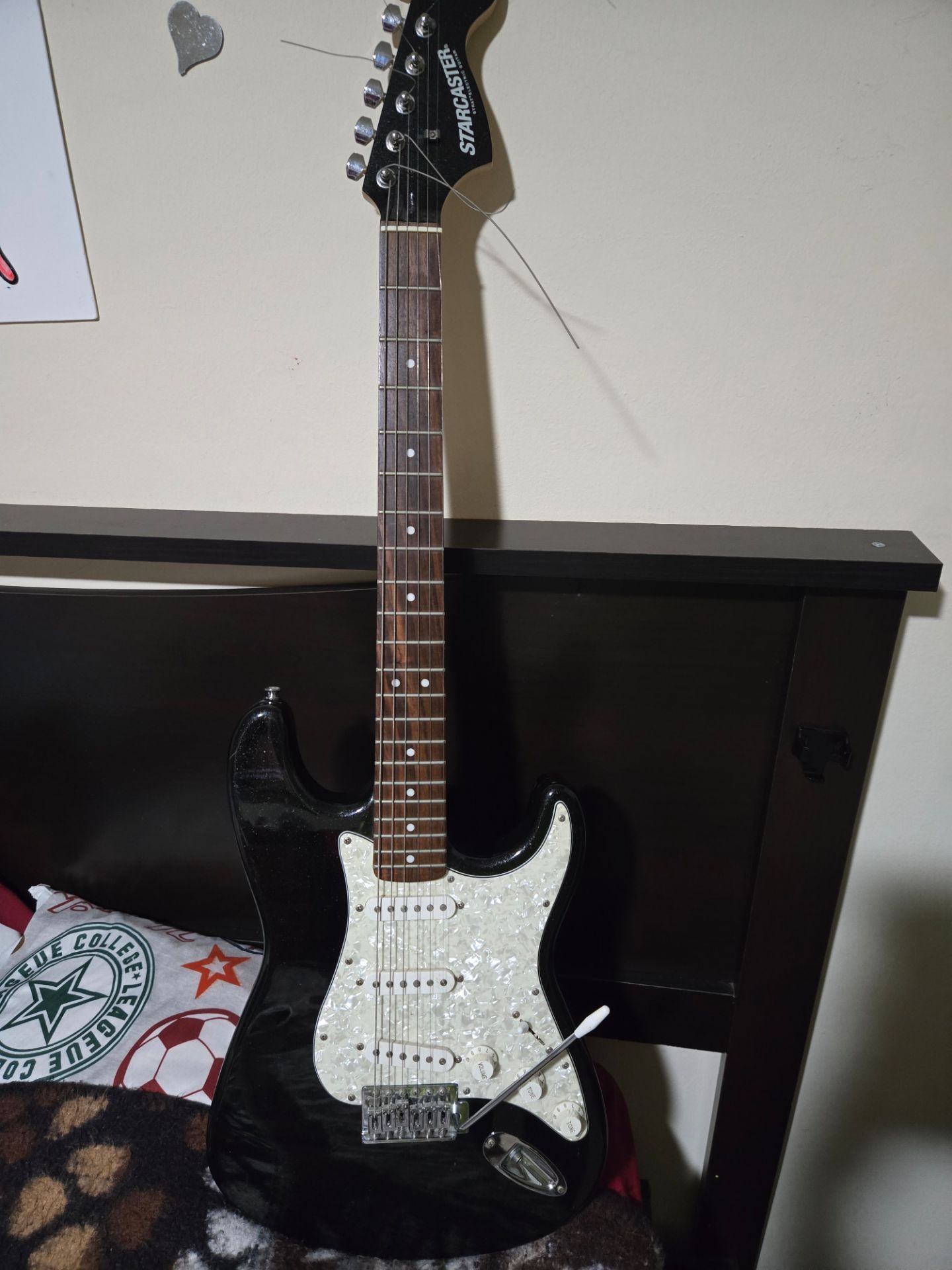 Fender Squier Stratocaster Electric Guitar