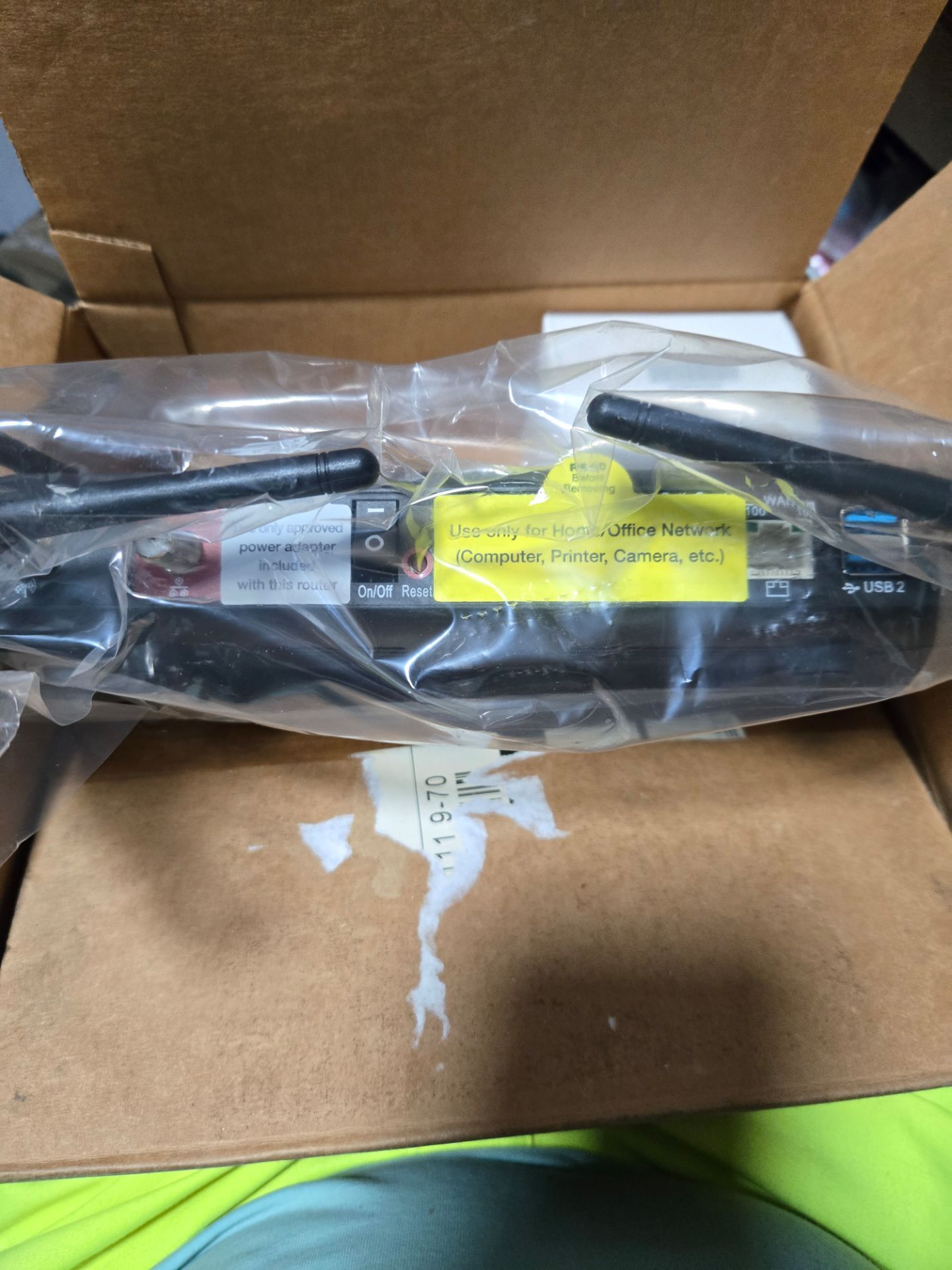 Brand new Verizon Fios modem and wireless router - photo 3