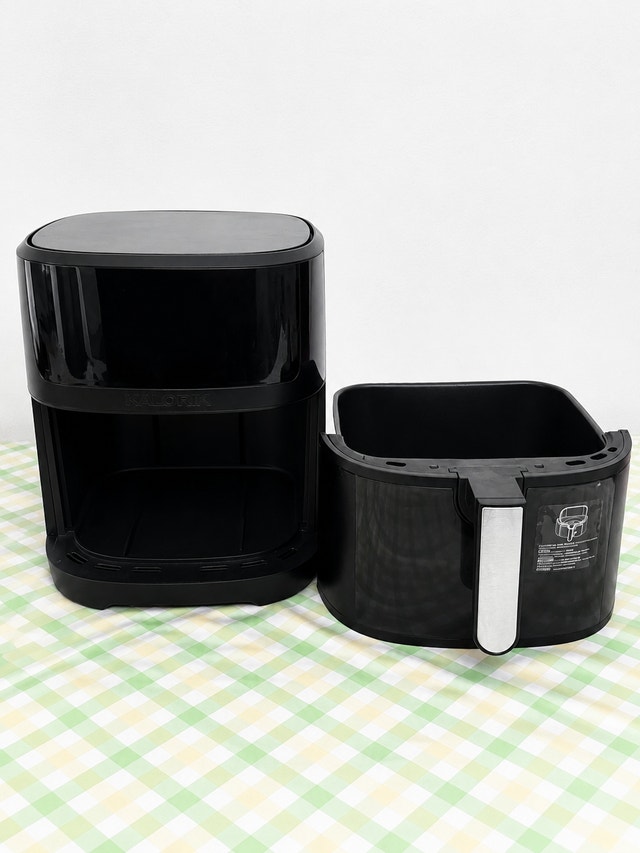 Kalorik 7-Quart Digital Air Fryer with Viewing Window