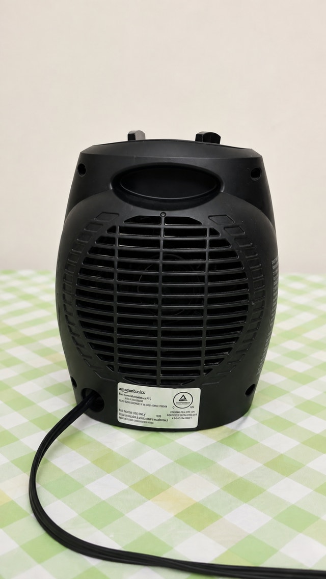 Amazon Basics 1500W Ceramic Personal Space Heater (Black) - photo 3