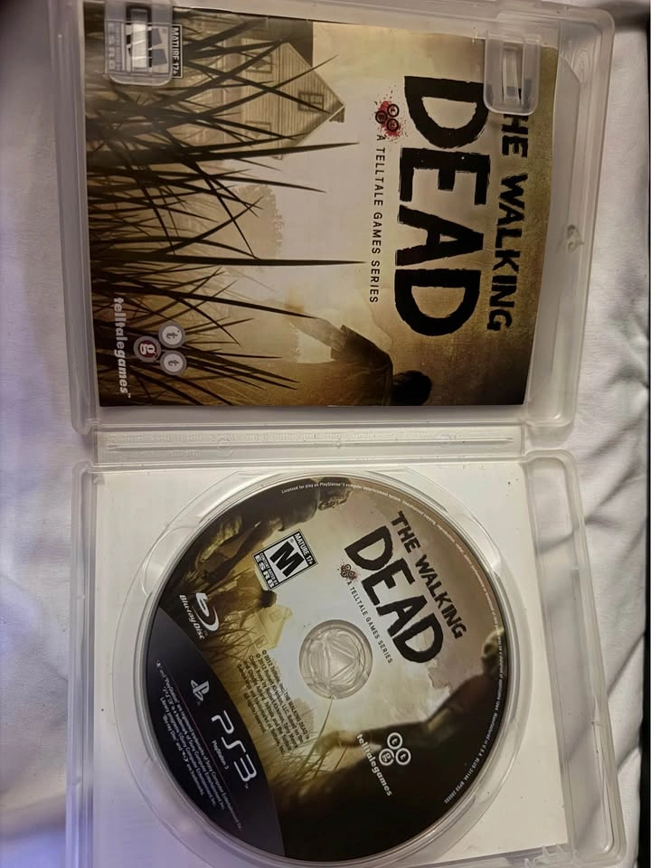 The Walking Dead: A Telltale Games Series – PS3 - photo 2