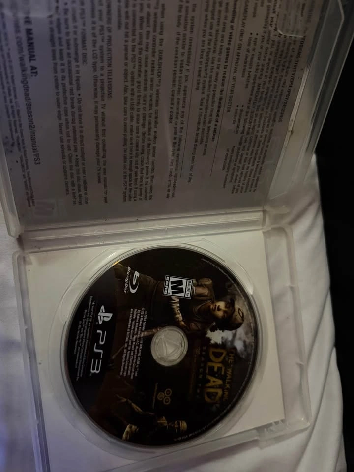 The Walking Dead: A Telltale Games Series – PS3 - photo 2