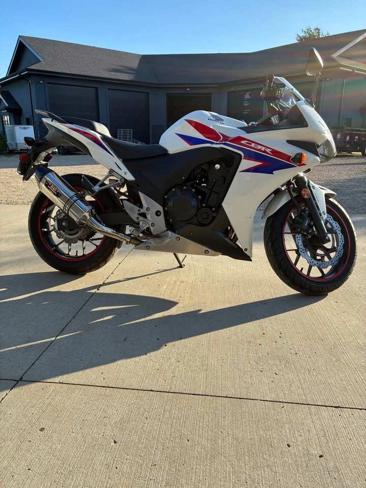 Honda CBR500R - photo 2