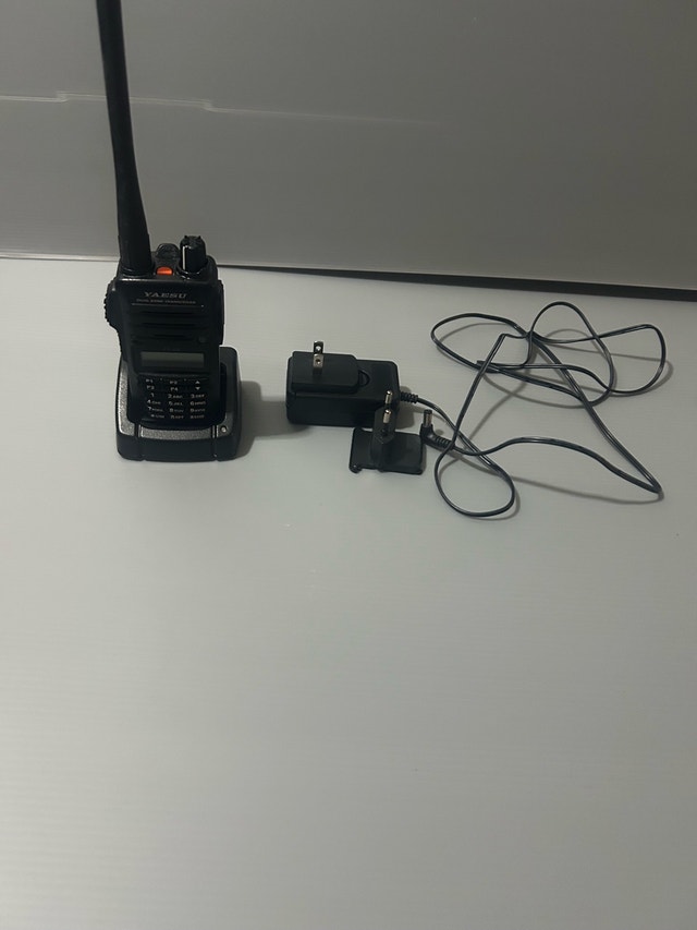 Yaesu FT-65 Dual Band Transceiver - photo 2