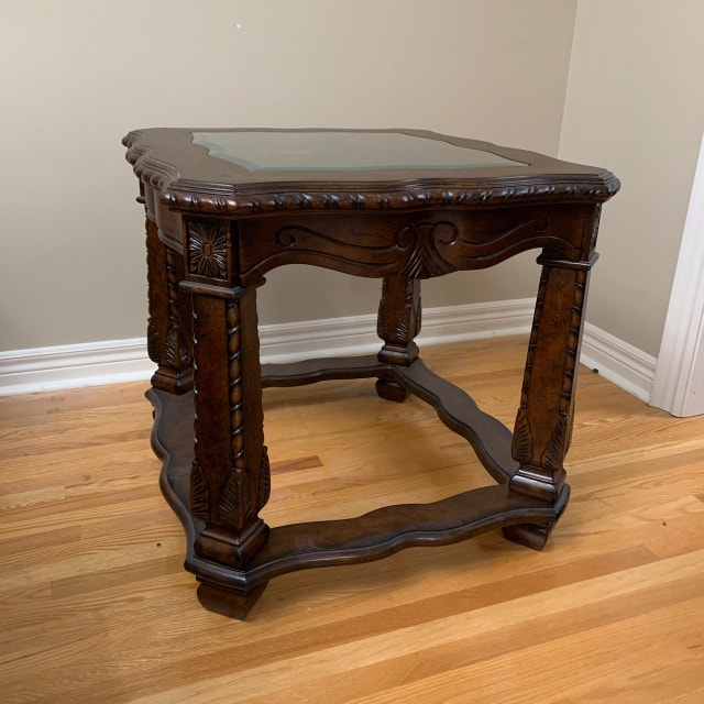 Michael Amini Windsor Court End Table - photo 2