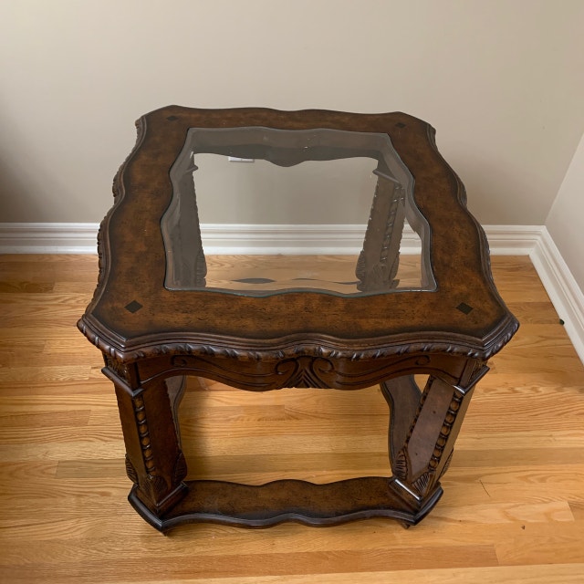 Michael Amini Windsor Court End Table - photo 3
