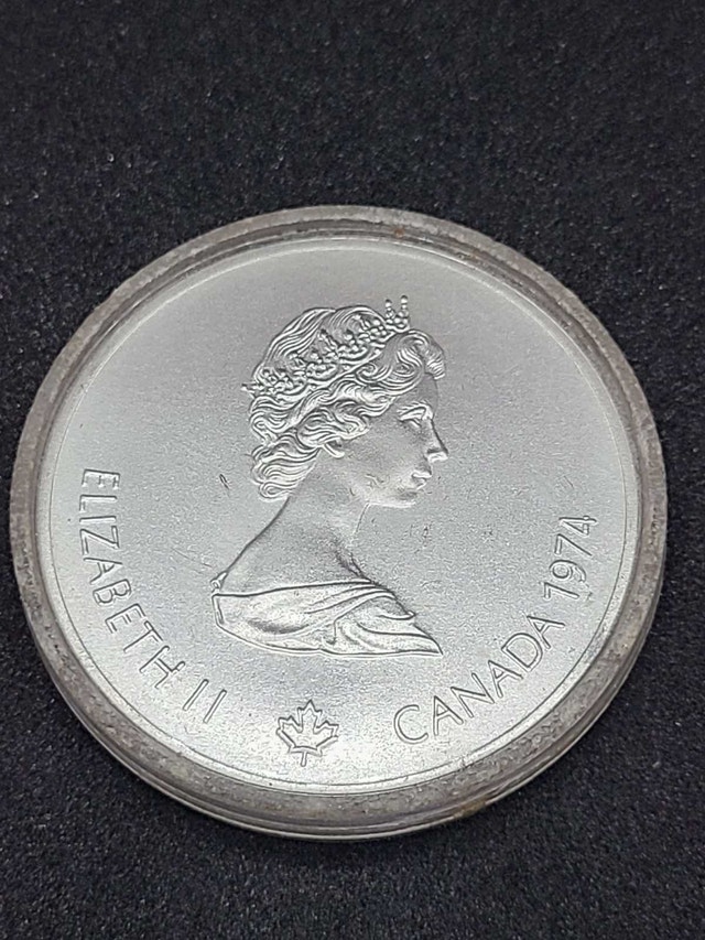 Royal Canadian Mint 1976 Montreal Olympics 5 Dollars Silver Coin - photo 2
