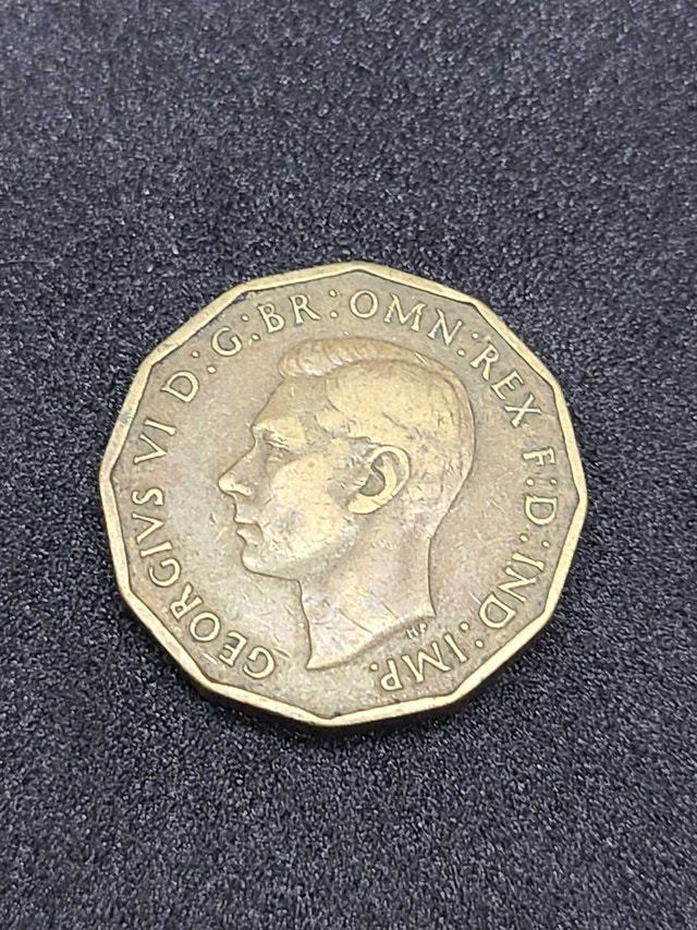 1937 Great Britain Three Pence Coin - photo 2