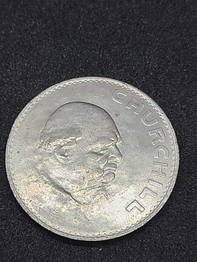1965 Winston Churchill Commemorative Crown Coin - photo 2