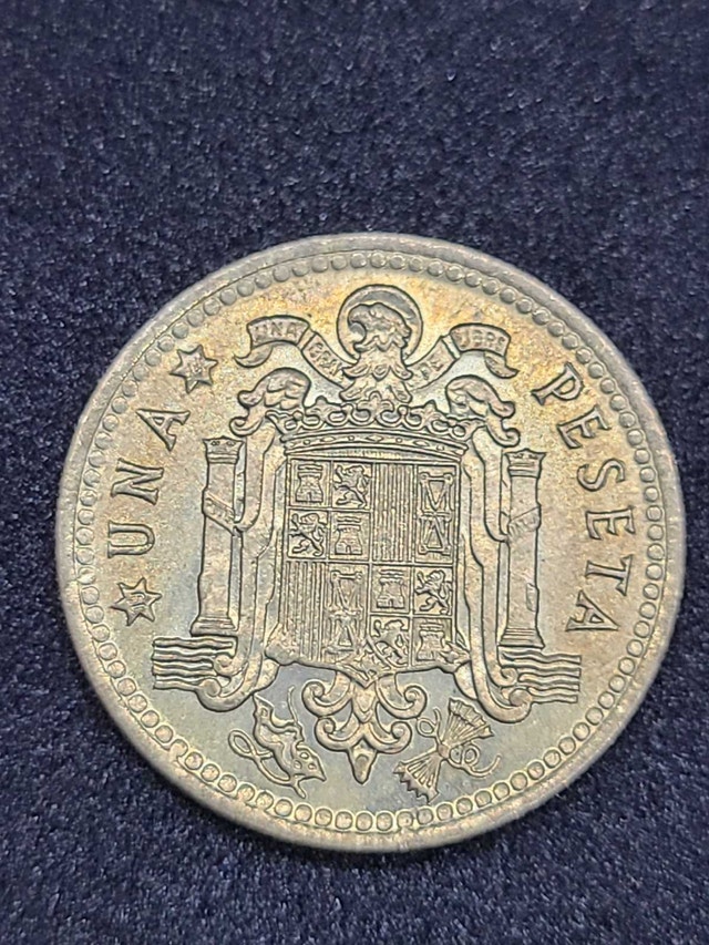 Spain 1966 Una Peseta Coin - photo 2