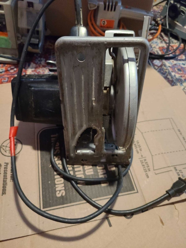 Black & Decker Circular Saw - photo 4
