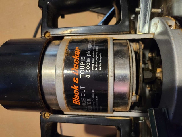 Router and Saber Saw Table with Black & Decker Router - photo 3