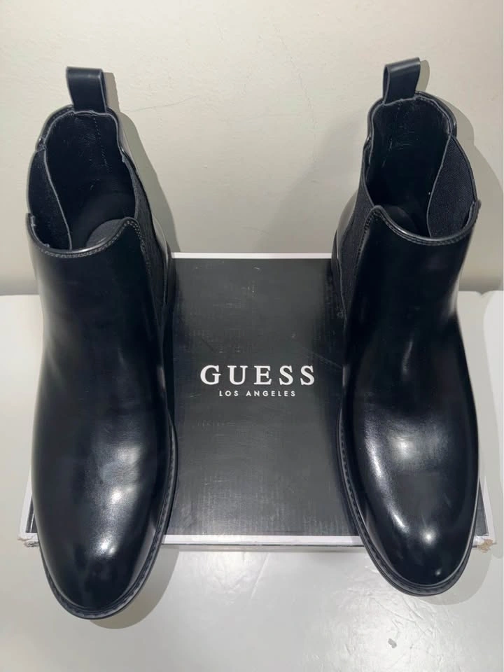New Guess Men Chelsea Boots. Size 10.5 & 11 US available. - photo 4