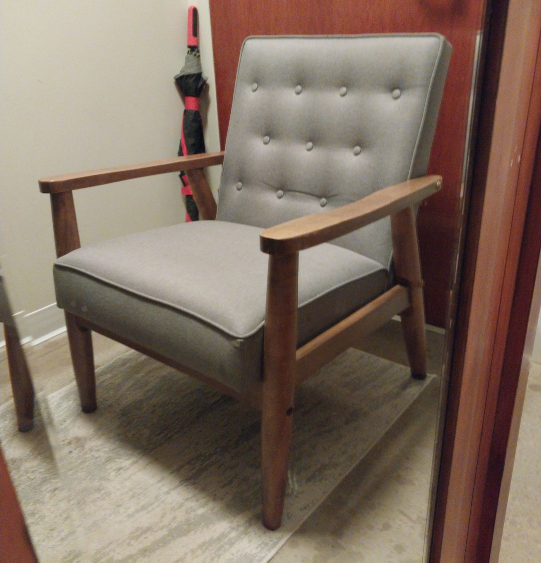 Like New Mid-Century Accent Chair - photo 2