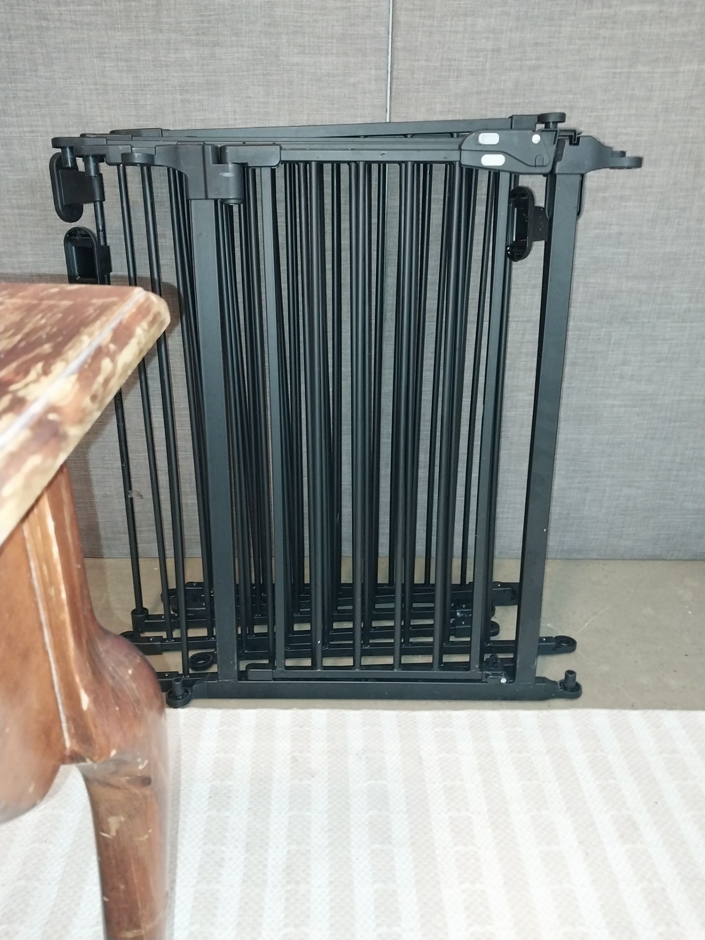 ProValu 2-Door Dog Crate – 30" – Like New