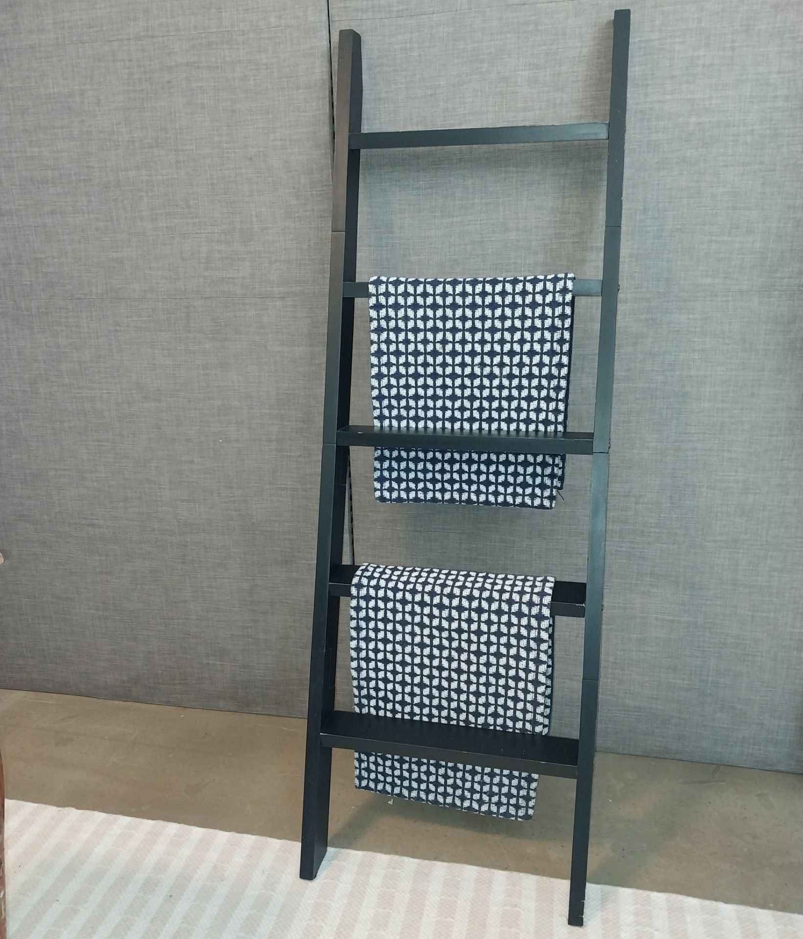 Ladder - photo 2