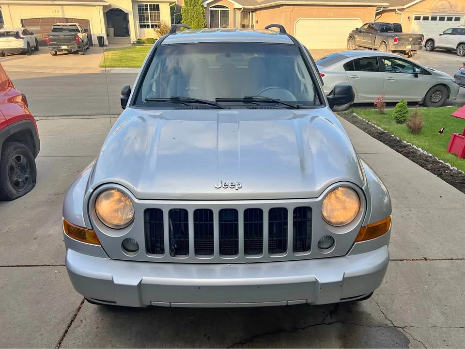 Jeep Liberty – Grey - 2007