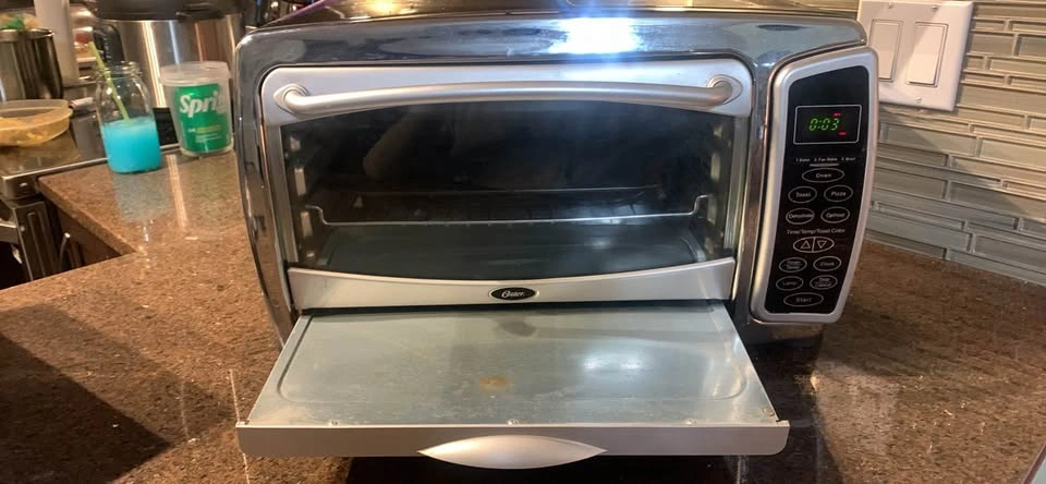 Toaster Oven – Oster – Clean & Working - photo 4