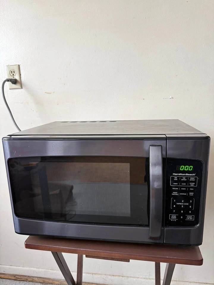 Microwave hamilton Beach 1000W Countertop