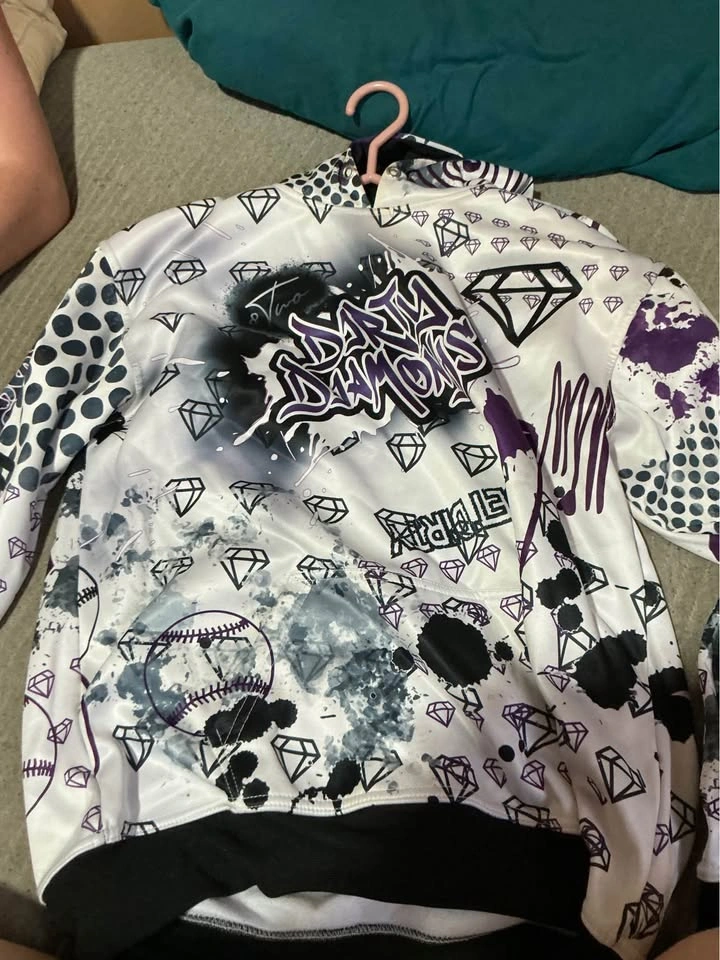 Dirty Diamonds Graphic Hoodie size small - photo 2