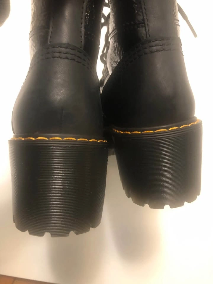 Doc Marten’s Size 7 Women’s - photo 4