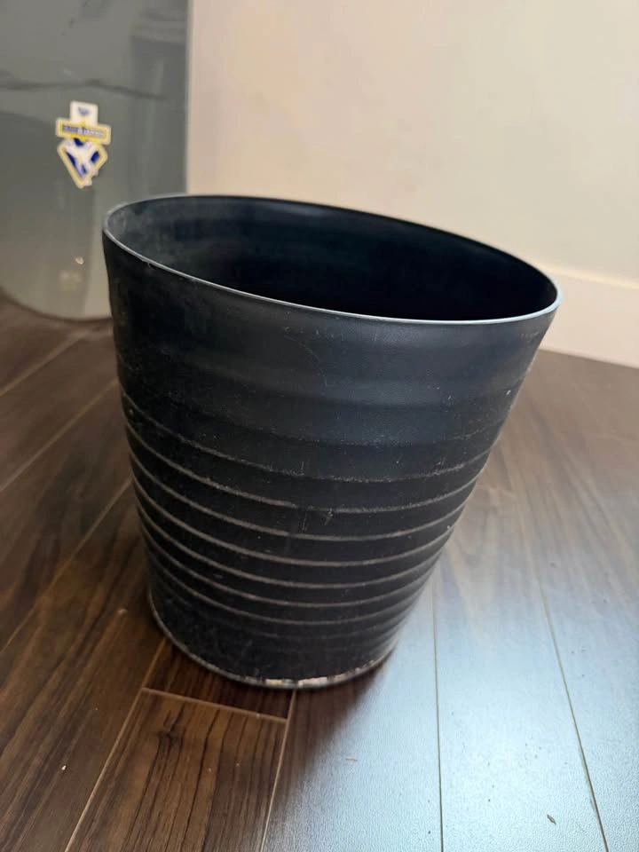 Large Black Plastic Pots / Bins – $5 Each - photo 4